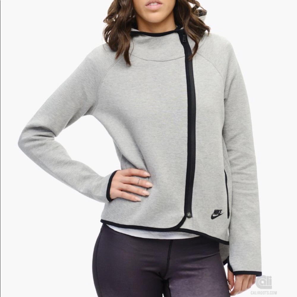 Gray Nike Tech Fleece Cape